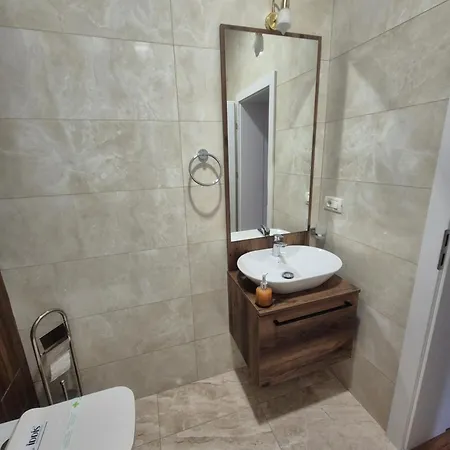 Bizi House Accommodation 2 Drobeta Turnu Severin Extérieur photo