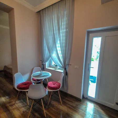 Bizi House Accommodation 2 Drobeta Turnu Severin Extérieur photo